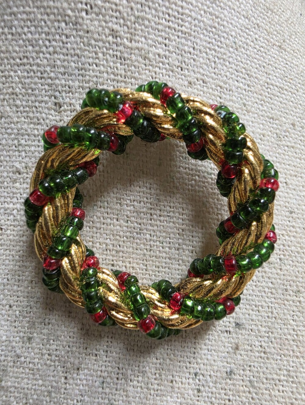 Christmas Beaded Wreath Tack Pin
